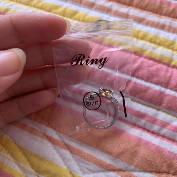 NWT Disney Villain Snow White Evil Queen Heart Dagger Ring - Picture 6 of 6